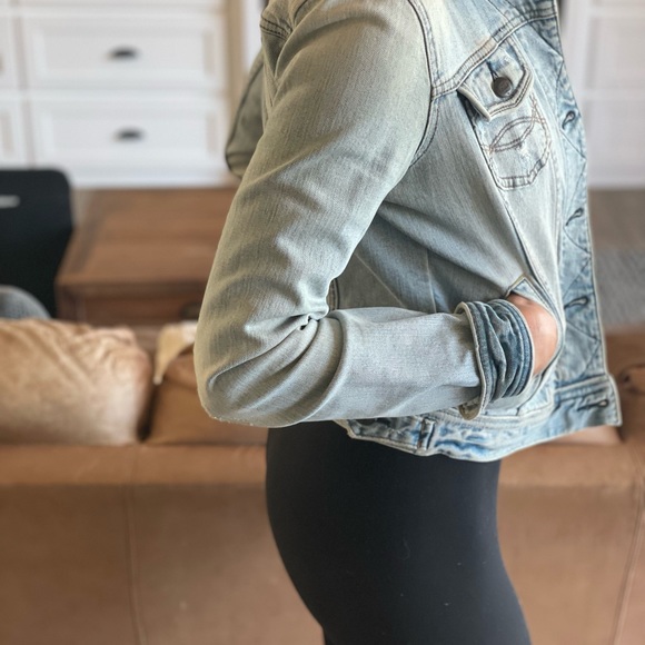 Abercrombie and Fitch Demin Jacket - Picture 5 of 8